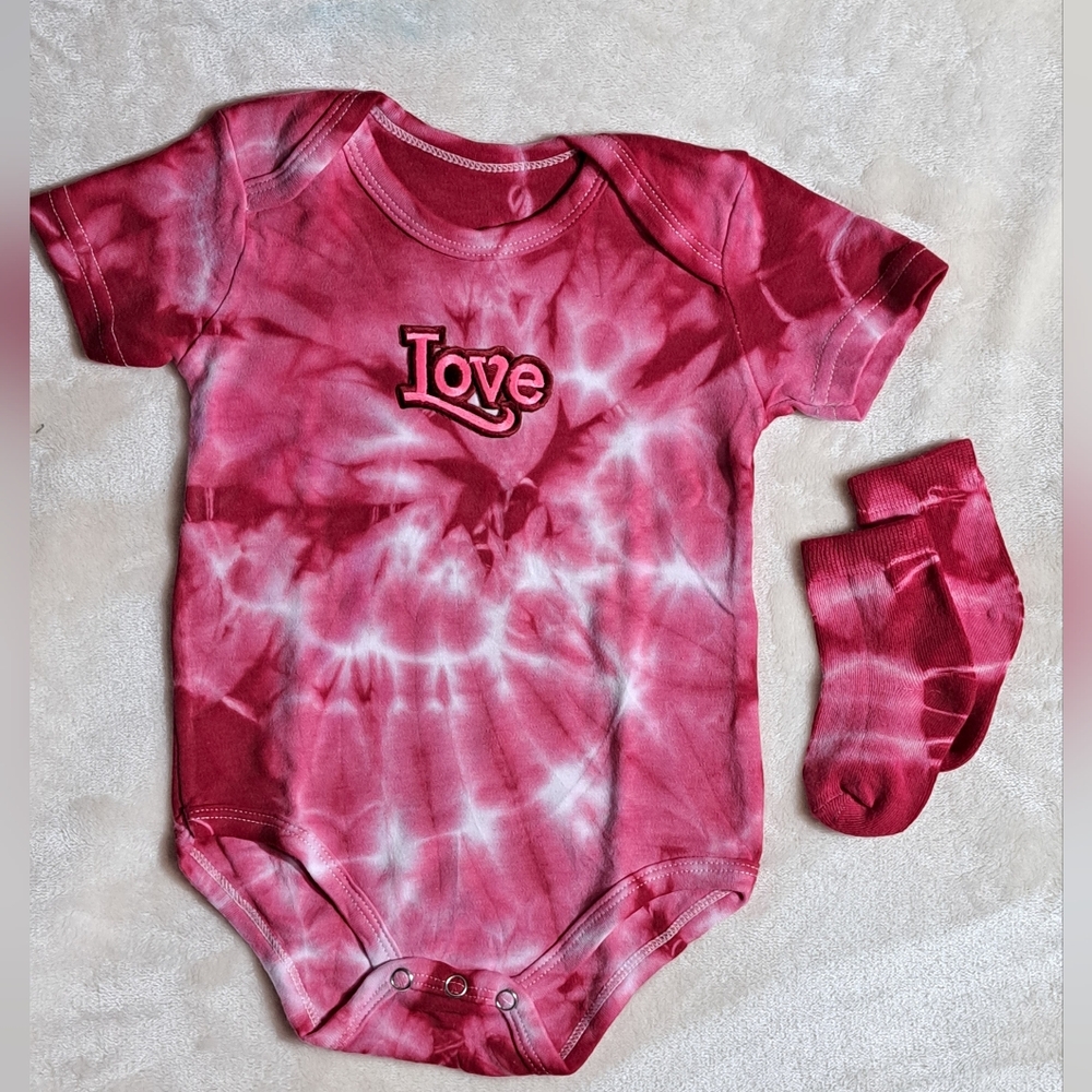 Love Tie-Dye Baby Onesie and Socks Set - Red